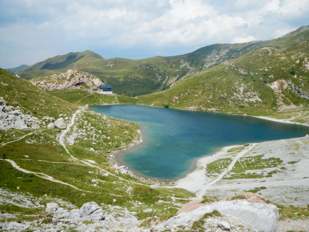 Bergsee in den Alpen